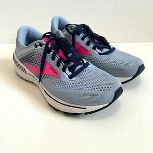 Like New Condition Brooks Women's Adrenaline GTS 22 Running Shoe, Size 9/40.5 EU